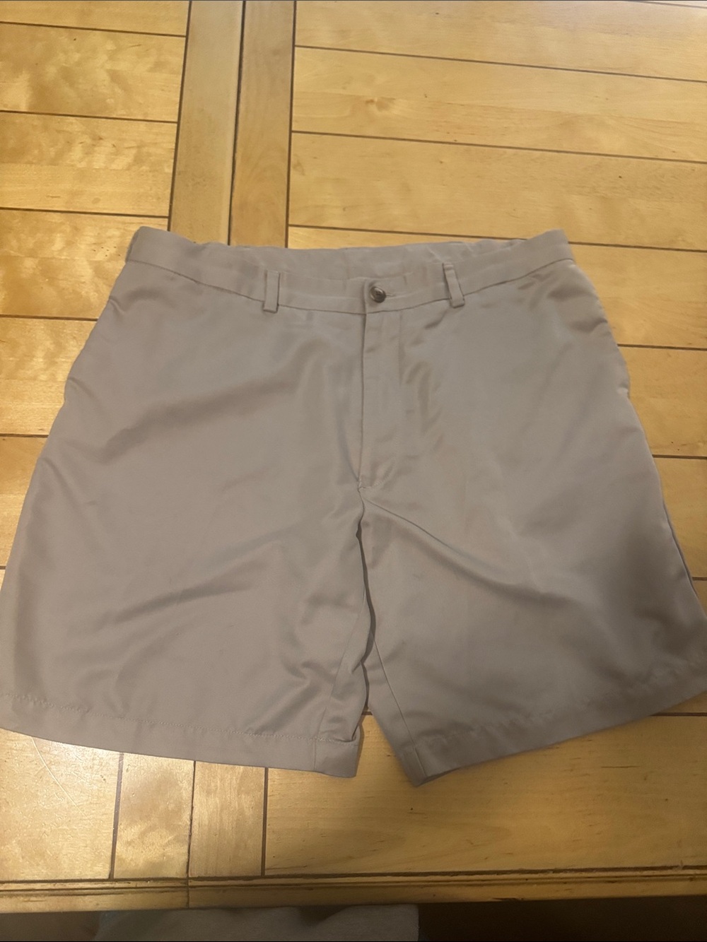Roundtree & Yorke Men's Taupe Flat-Front Shorts